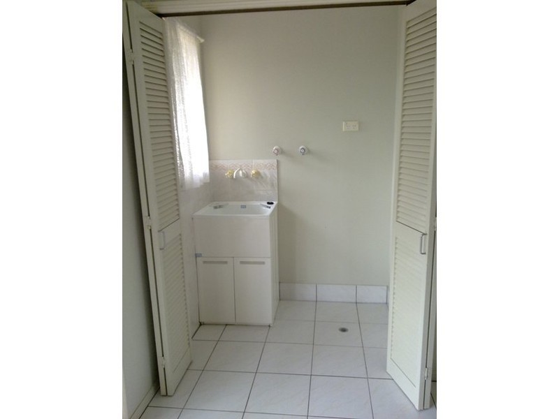 2/9 Kawana Close, Kawana QLD 4701